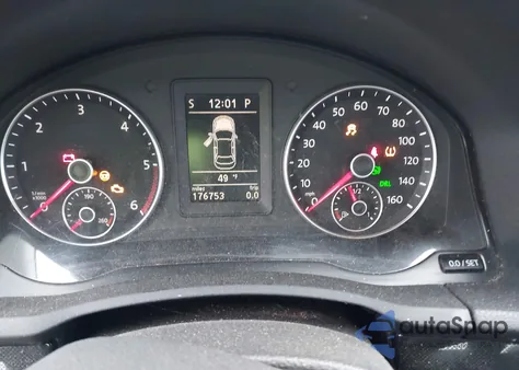 2010 Volkswagen Jetta Tdi z USA, uszkodzony, nr VIN 3VWRL7AJ9AM048221